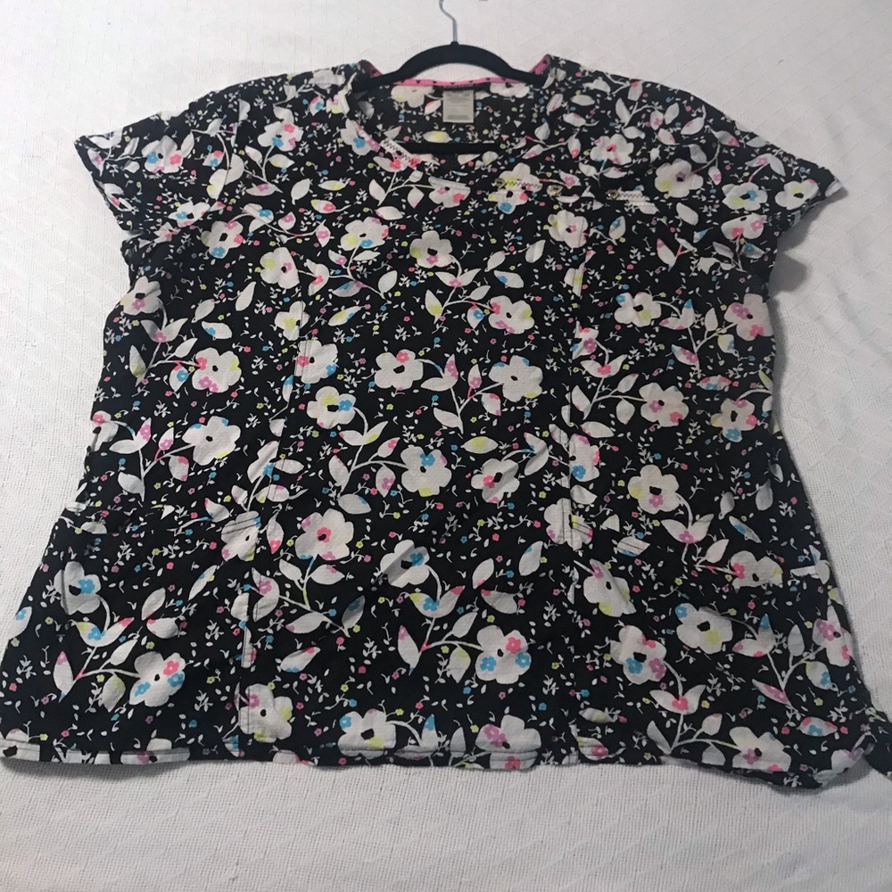 Scrub Top Black with flowers 3XL